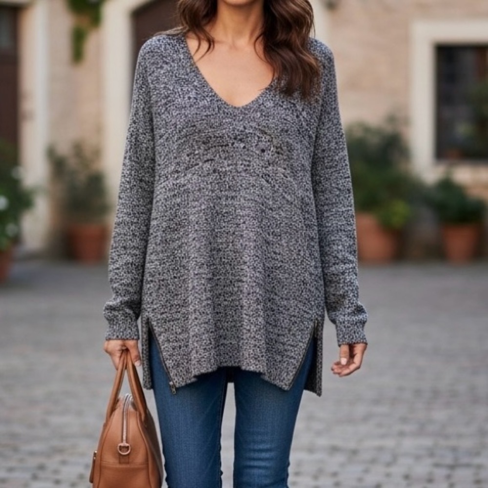 BCBGeneration Knit Sweater Oversided & Comfy Women’s Size XS/S Black White